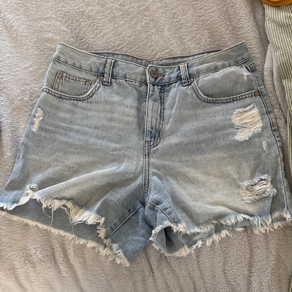 Frayed Hem Light Blue Denim Shorts